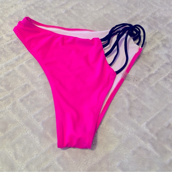 WOMENS BIKINI ๐ BOTTOMS ONLY!!!๐ธ๐๐ถ๏ธ๐ฆ - Picture 3 of 4